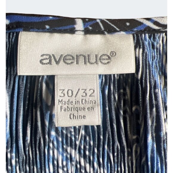 Avenue Plus Blue Paisley Keyhole Neck Blouse 3/4 Sleeve Plus Size 30/32 - Picture 2 of 13